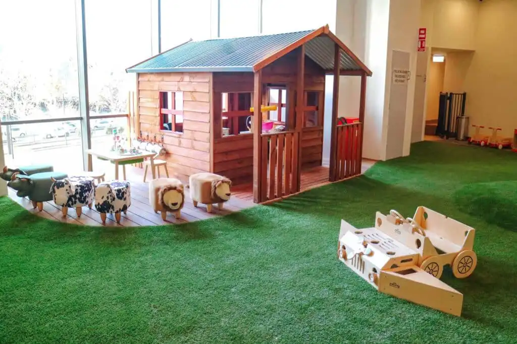 Newcastle Montessori Academy Newcastle child care centre nsw 2302-8--1