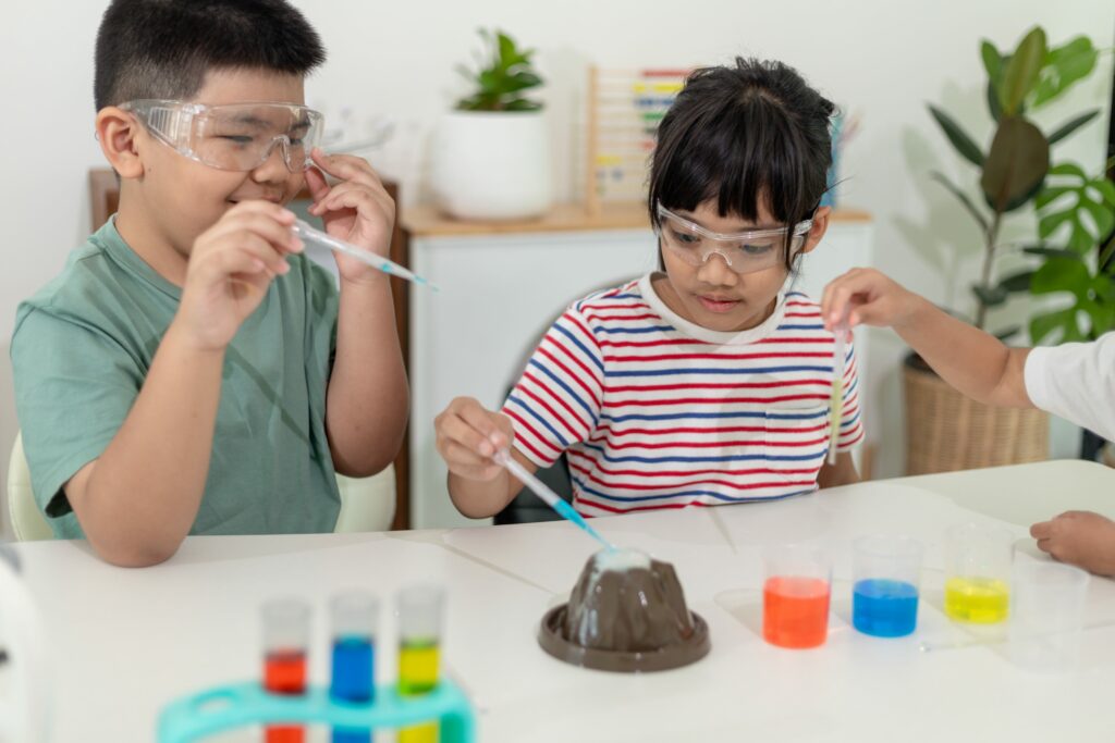 Simple & Safe Science Experiments For Preschoolers