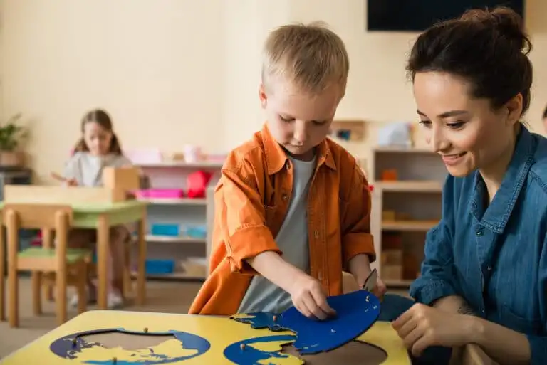 Montessori puzzle maps